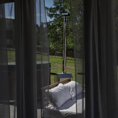 Lesne Chatki - Jodla *