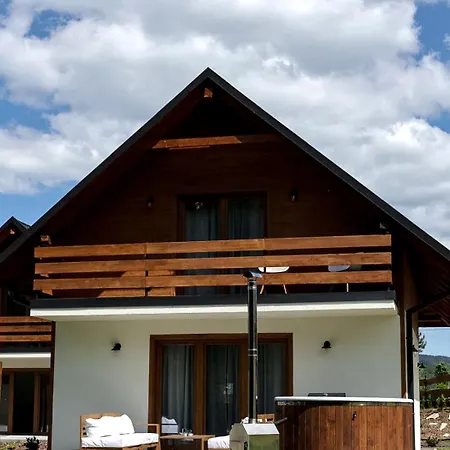 Lesne Chatki Holiday home *